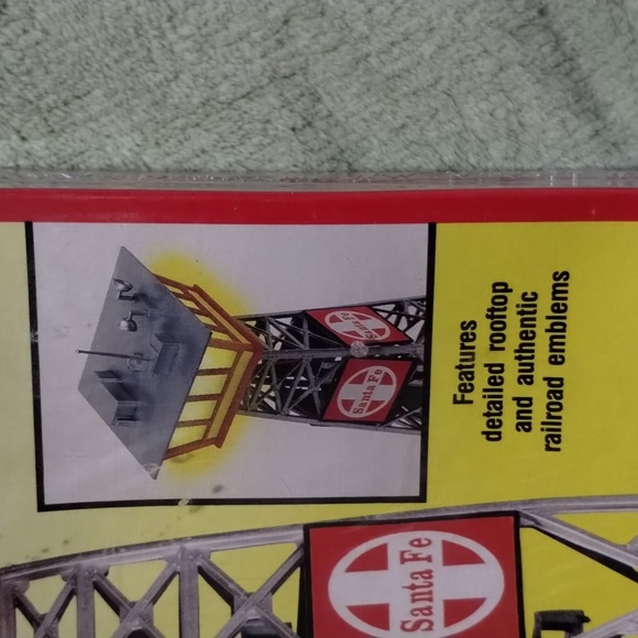 VTG Life Like Train- Electronically Operating Lighted Yard Tower, For HO Scale - Picture 4 of 5